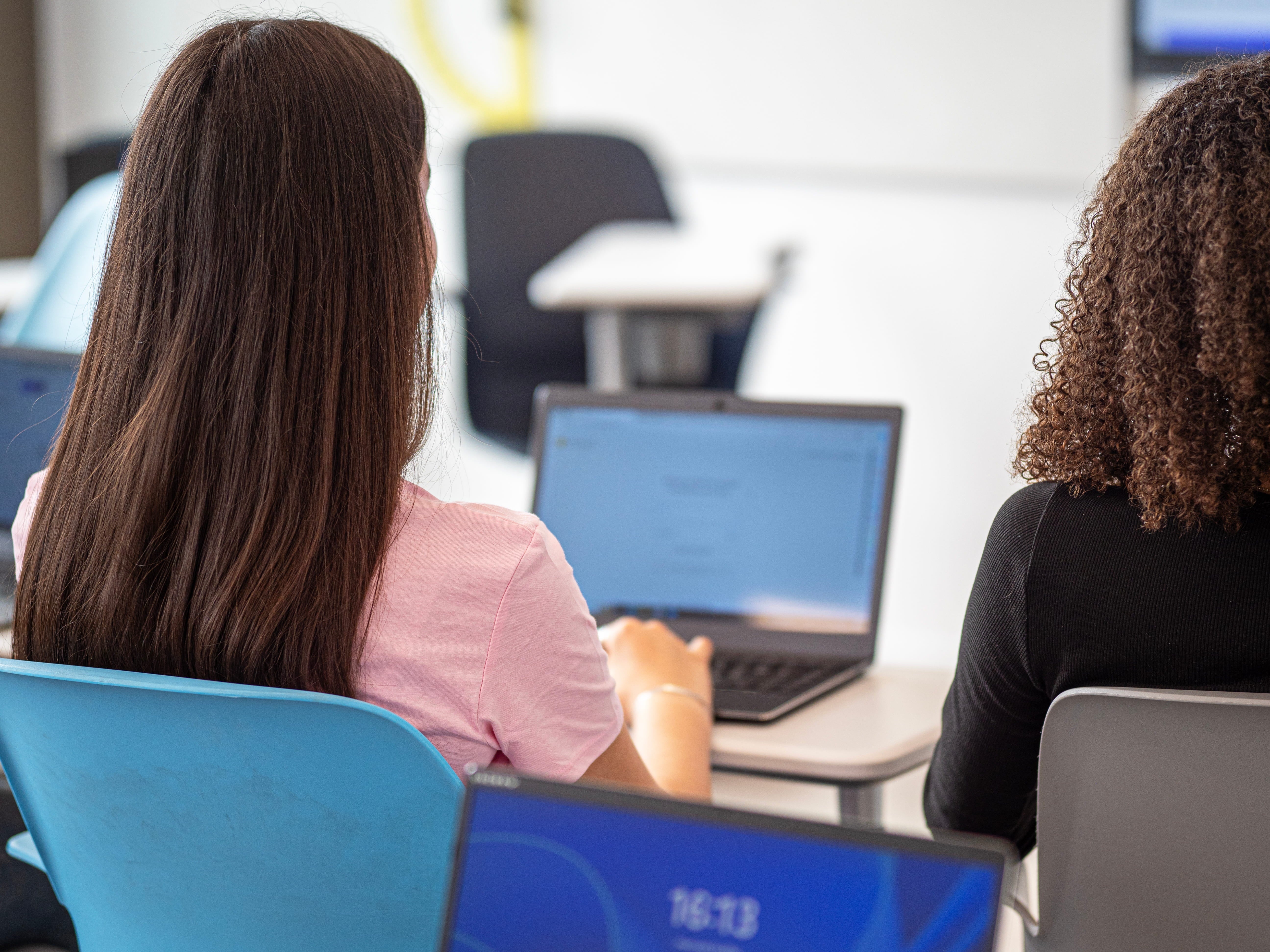 Mon PC Lycée Y13 rame ou ne tient plus la charge : comment booster ses performances ?