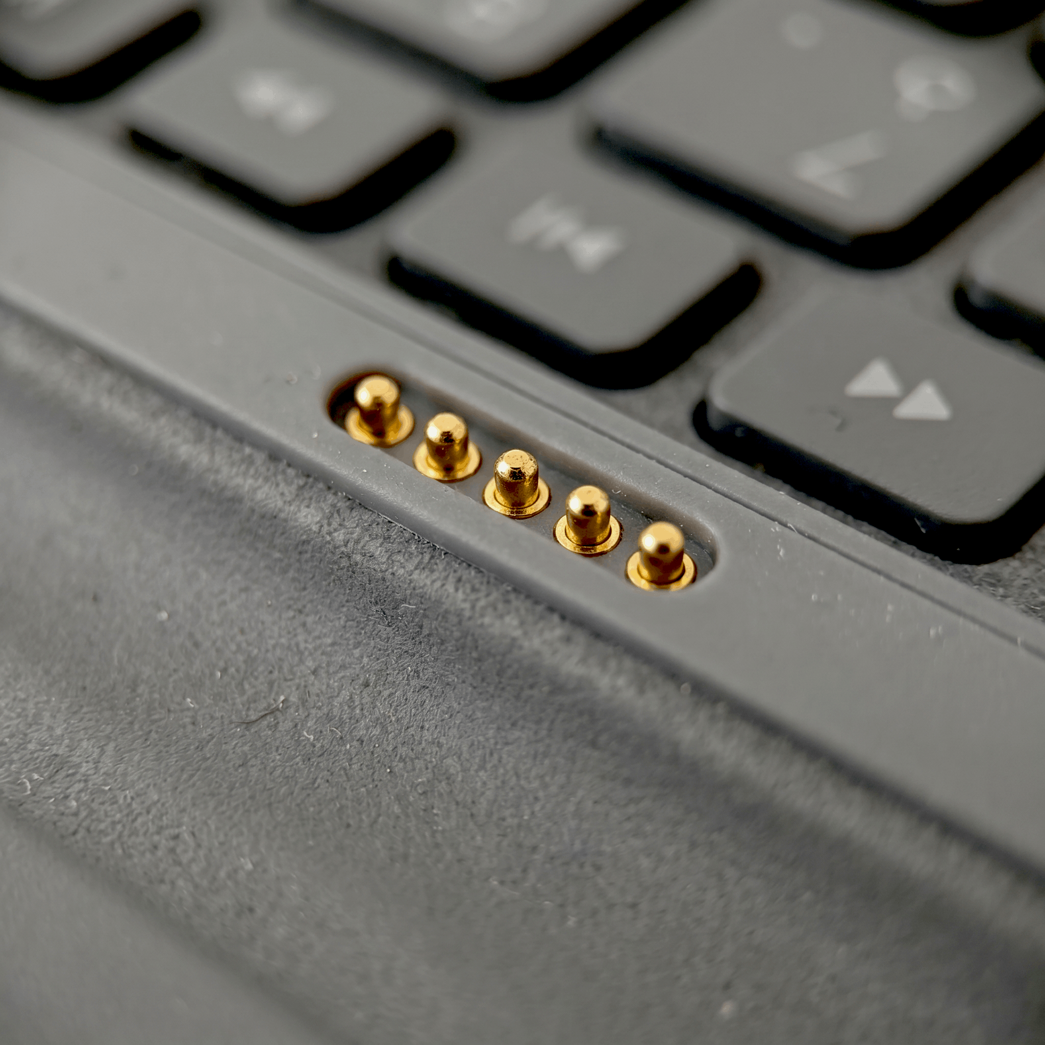 Étui-Clavier magnétique Azerty - Tablette Y10 Premium